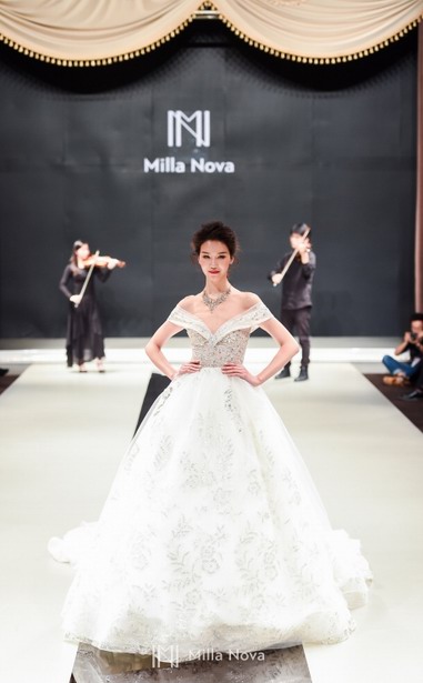 Milla Nova 2019婚系列大秀：一场优雅动人的浪漫梦境